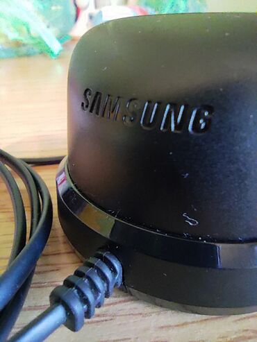 Adapteri i punjači za laptop: Univerzalni USB-C adapter za laptop crne boje sa snagom od 65W — 20