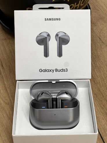 telfon aksesuarlari: Samsung Buds 3 
Təzədir✅
Zemanet var✅ 
Mağaza var✅