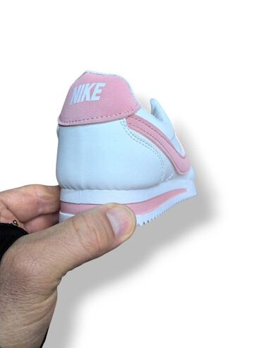 Women's Sneakers and athletic shoes: Nike cortez patike NOVO
Novo
Brojevi 36 do 41
fb Moja Kupovina 1 na lalafo.rs — 12 Women's Sneakers and athletic shoes: Nike cortez patike NOVO
Novo
Brojevi 36 do 41
fb Moja Kupovina 1 — 12