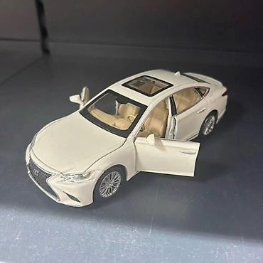 Oyuncaq nəqliyyat: Məhsul: Lexus LS500 miniatür model avtomobil (die-cast) - Korpus — 3