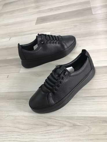 туфли на прокат: Кожа 100%
Турция . Размеры 39,40