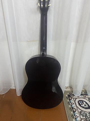 electro gitar: Klassik akustik gitara – MRJ brendi - Korpus: təbii ağac rəngli — 6