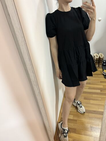 satenska crna haljina: Zara M (EU 38), bоја - Crna, Drugi stil, Kratkih rukava