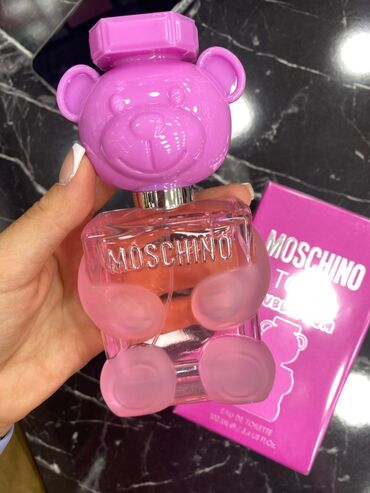 Perfume: Moschino parfem akcija 100ml novo 2500 din
Premocan