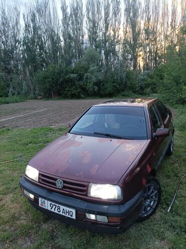 обмен нива: Volkswagen Vento: 1993 г., 1.8 л, Механика, Газ, Седан