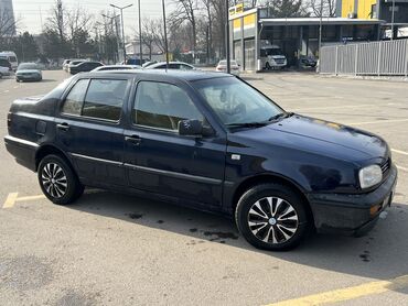 Volkswagen: Volkswagen Vento: 1993 г., 1.8 л, Механика, Бензин, Седан