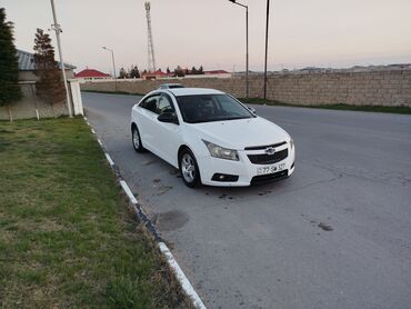 Chevrolet: Chevrolet Cruze: 1.4 l | 2011 il 274000 km Sedan