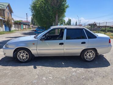 Daewoo: Daewoo Nexia: 2010 г., 1.6 л, Механика, Бензин, Седан