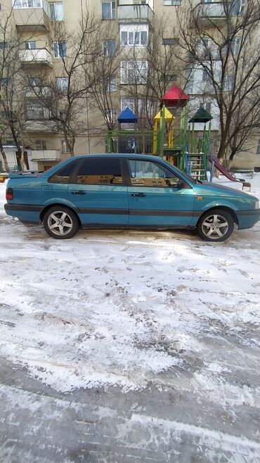 Volkswagen: Volkswagen Passat: 1992 г., 2 л, Механика, Бензин, Седан — 2