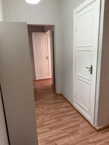 дом двух этажный: 2 комнаты, 52 м², 106 серия, 2 этаж, Косметический ремонт