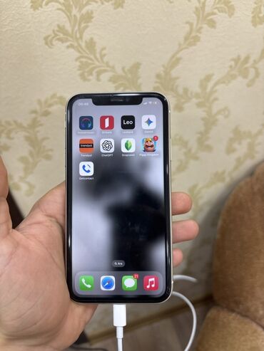 Apple iPhone: IPhone X, Gümüşü, Face ID — 4