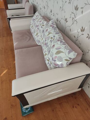 Divan və kreslo dəstləri: 2 ədəd divan və 2 ədəd kreslo mövcuddur. Ölçüləri aşağıdakı kimidir — 12