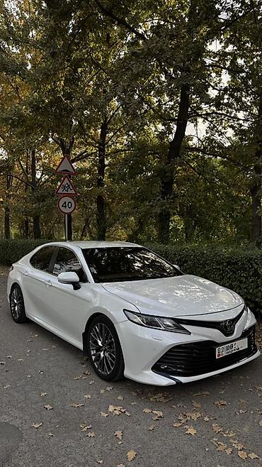 тайота из: Toyota Camry: 2018 г., 2.5 л, Автомат, Бензин, Седан — 3