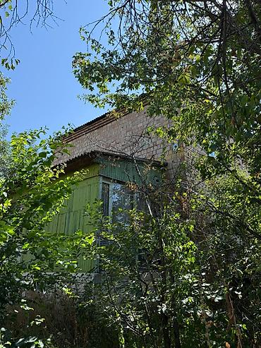 комната берилет бишкек: 3 бөлмө, 54 м², 2 кабат, Эски ремонт — 1