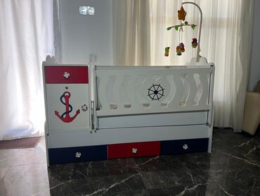 elektrikli beşik: Oğlan və qız üçün, İşlənmiş, Dördbucaq, Beşik, Matras ilə