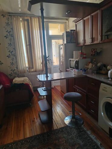 Uzunmüddətli kirayə mənzillər: Neftcilər metrosu Nazli sarayın yanınında mənzil kirayə verilir — 2