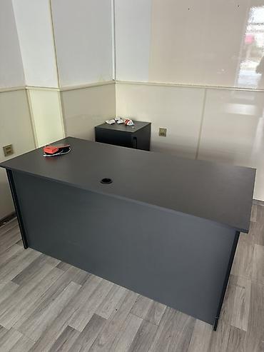 Ofis mebel dəsti – qrafit rəng - Minimalist dizaynlı iş masası: düz