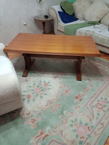 Stilski klub stolovi: Drveni klub-sto, klasičnog dizajna od hrastovine puno drvo sitne — 2