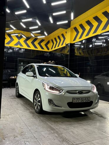 Hyundai: Hyundai Accent: 1.6 l | 2015 il Sedan