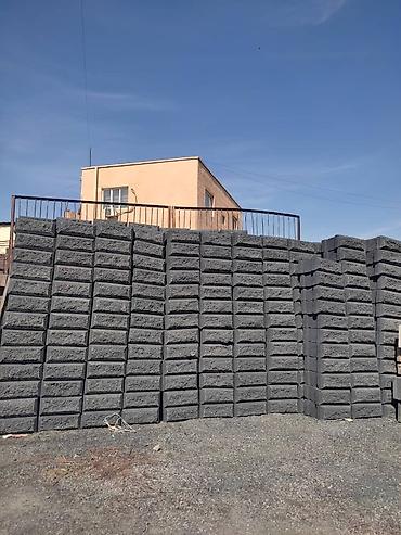 Пескоблок: Качественный Пескоблок! Имеется в большом ассортименте серый серый 0.4 — 12