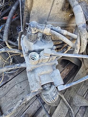 Двигатели, моторы и ГБЦ: Запчасти для дизельного двигателя (набор) Состав: - Две головки блока — 20