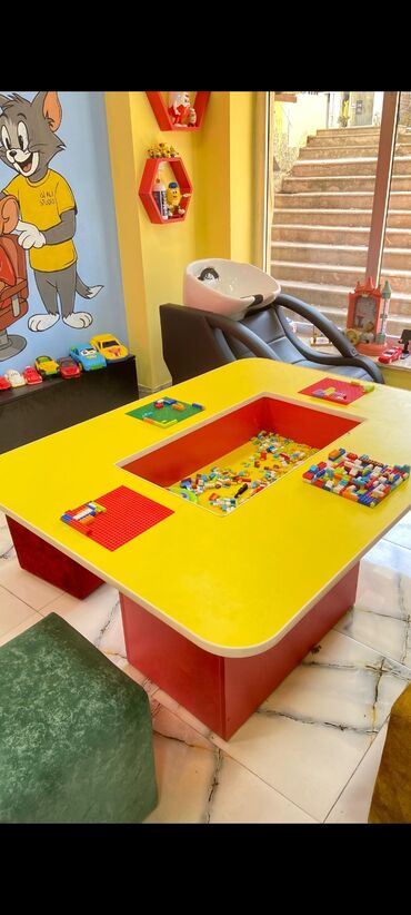 Stullar: Qonaq otağı üçün, Yeni, Açılmayan, Dördbucaq masa, 4 stul