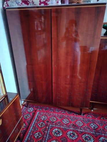 damla mebel фото: Сервант, Б/у, 2 двери, Распашной, Прямой шкаф, Румыния