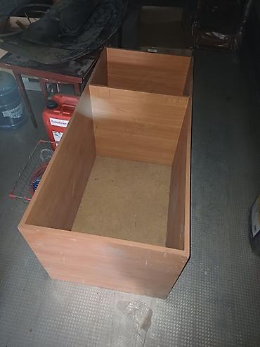 Продаю антресоль .Полки/корпуса из ЛДСП (цвет: бук/светло‑коричневый)