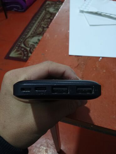 сколько стоит кейс от наушников: Портативный аккумулятор (Power Bank), черный корпус. Особенности и