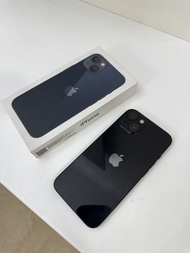 Apple iPhone: IPhone 13, Б/у, 128 ГБ, Midnight, Чехол, Кабель, Коробка, 88 %