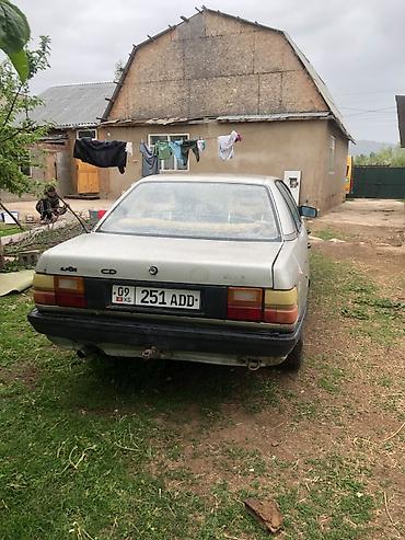аудио техника: Audi 100: 1989 г., 2.3 л, Механика, Седан — 3