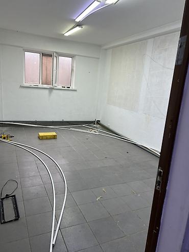 Сдаю Офисный кабинет: 21 м², В жилом комплексе, С ремонтом, С высокими потолками