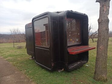Garaže: Legendarni kiosk slovenačke proizvodnje, produžen. Čvrsta