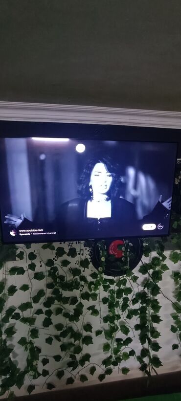 məhəbbət düyü: TV marka YoushiroOlet.55 düyüm.150 sm ekran.1 il olar
