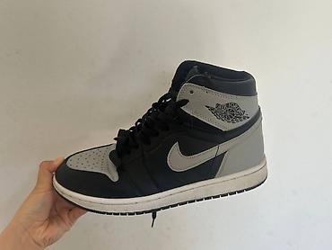 aj1: Nike Air Jordan 1 High, цветовая схема Black/Grey. - Высокие — 1