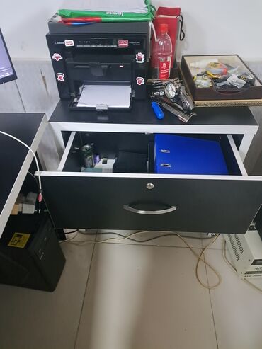 Ofis masaları: Ofis dəsti mebeli satılır. 650 azn Real alıcıya endirim olacaq. Ofis — 4