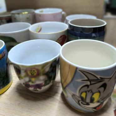 Стаканы: Набор разномастных кружек, 16 штук. За все 600 сом — 3