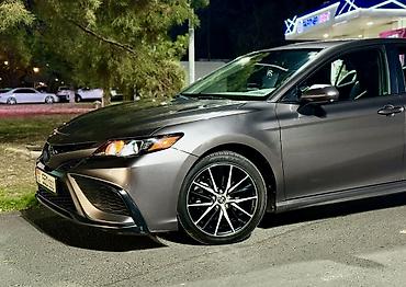 Toyota: Toyota Camry: 2021 г., 2.5 л, Автомат, Бензин, Седан — 3