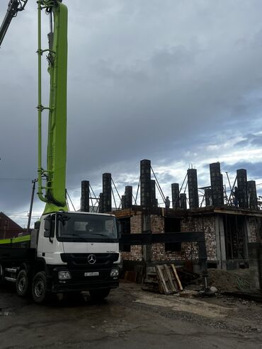 Грузовики: Услуги бетононасос помпа, автобетононасос 56 м бетоносмеситель