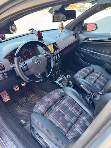 Opel: Opel Astra: 1.9 l | 2008 il 19000 km Sedan — 15