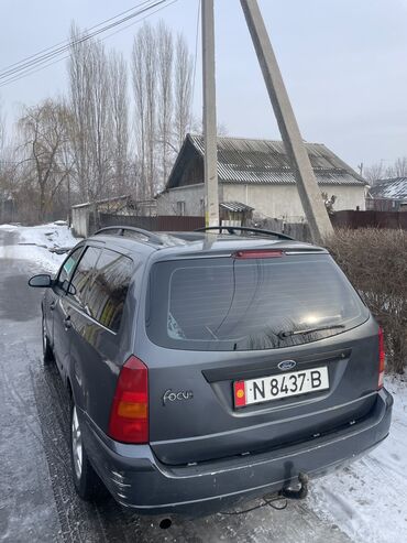 автомобил универсал: Ford Focus: 2004 г., 2 л, Механика, Бензин, Универсал