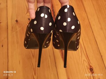 Tuflilər: Qadın ayaqqabıları – 2 cüt 1) Qırmızı klassik tufli - Material: zamşa — 23