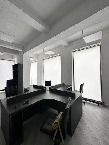 стол для юрты: Комплект офисной мебели, Стол, цвет - Серый, Б/у