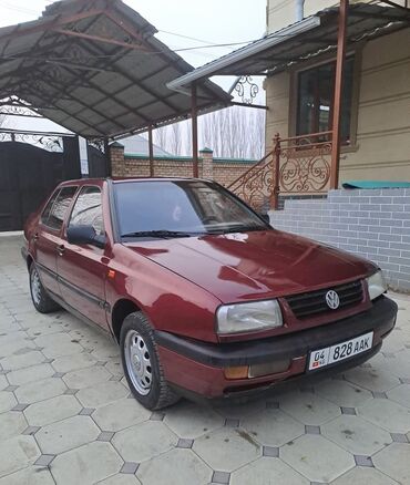 Volkswagen: Volkswagen Vento: 1992 г., 1.8 л, Механика, Бензин, Седан — 6