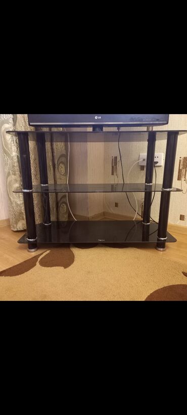 tv stand: Televizor altlığı yaxşı vəziyyətdədir