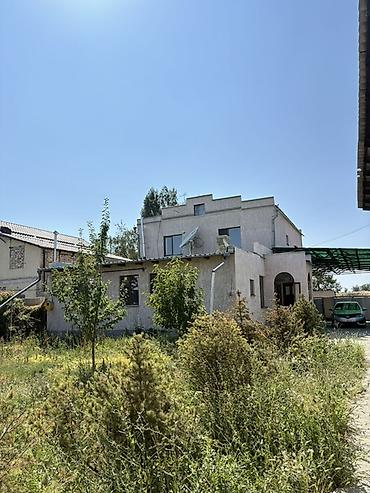 6 соток: Продаётся жилой дом с большим участком и хозяйственными постройками — 2