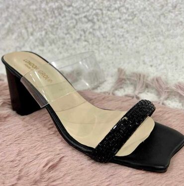 Sandale: AKCIJA
1700din.
roba sa Kosova — 5