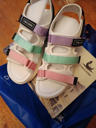 экскаваторы на радиоуправлении: T.Taccardi qadın/körpə sandal modeli - Rəng: ağ baza, pastel rəngli