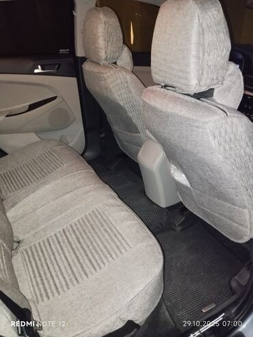 Hyundai: Hyundai Tucson: 2 l | Krossover — 13