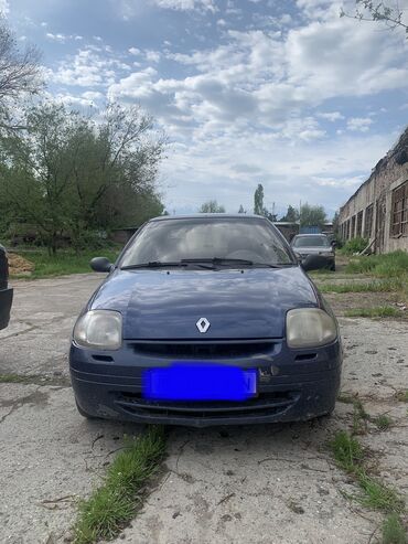 Renault Clio: 2001 г., 1.4 л, Механика, Бензин, Седан